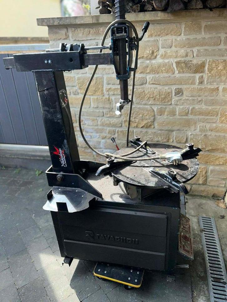 Machine à pneu, Autos : Divers, Outils de voiture, Utilisé, Enlèvement