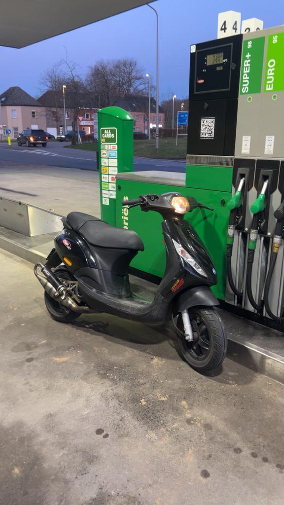 Zip 2000 50cc 2t B KLASSE, Fietsen en Brommers, Scooters | Piaggio, Zo goed als nieuw, Zip, Ophalen