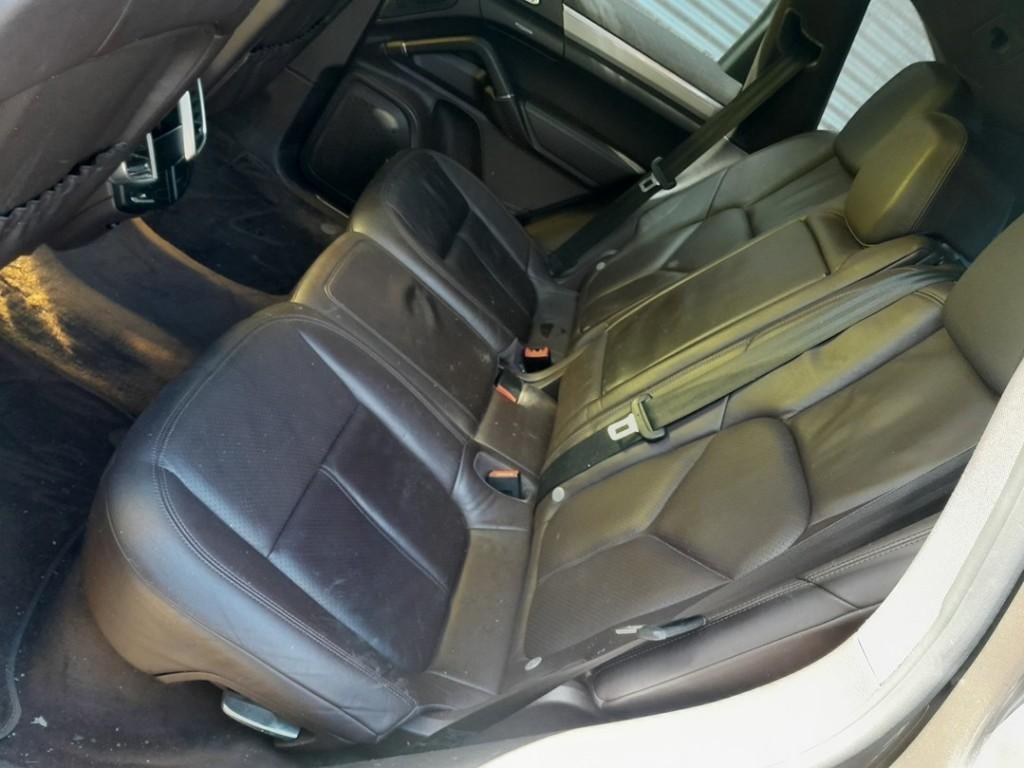 VEILIGHEIDSGORDEL RECHTS ACHTER Porsche Cayenne II (92A), Auto-onderdelen, Interieur en Bekleding, Gebruikt, Porsche