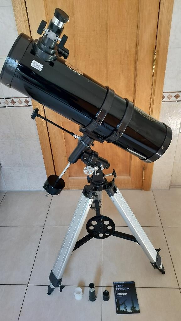 Télescope, TV, Hi-fi & Vidéo, Matériel d'optique | Télescopes, Télescope réflecteur (miroirs), Comme neuf, Enlèvement, Avec trépied