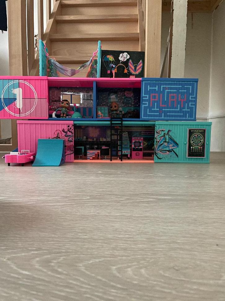 LOL fashion house, Kinderen en Baby's, Speelgoed | Poppenhuizen, Zo goed als nieuw, Poppenhuis, Ophalen