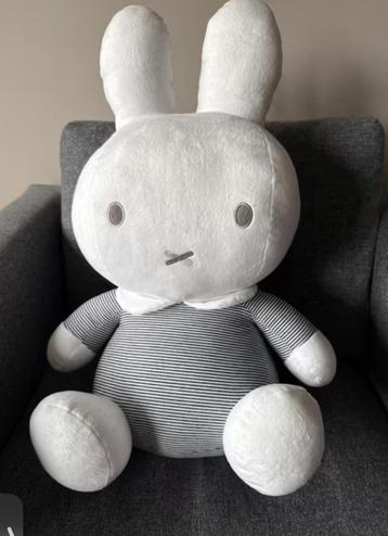 XXL NIEUWE knuffel Nijntje met prijskaartje beschikbaar voor biedingen