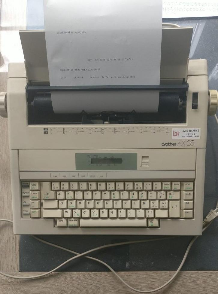 Machine à écrire électronique Brother AX-25 avec manuel, Divers, Machines à écrire, Comme neuf, Enlèvement