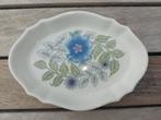 Petit plat en porcelaine Wedgwood « Clementine », Antiek en Kunst, Ophalen