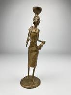 Statue africaine en bronze - femme, Antiquités & Art, Bronze, Enlèvement ou Envoi