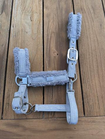 Halster COB Horsegear Velvet Silver beschikbaar voor biedingen