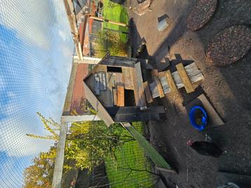 Mooi dieren hok . beschikbaar voor biedingen