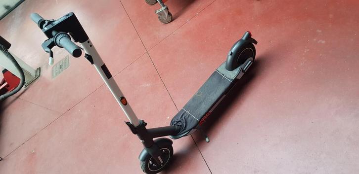 Audi step, Fietsen en Brommers, Steps, Zo goed als nieuw, Ophalen