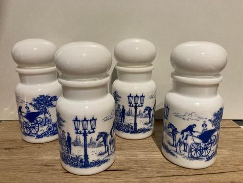 Set van 4 grote Belgische opaline kruidenpotjes, Antiek en Kunst, Antiek | Porselein, Ophalen of Verzenden