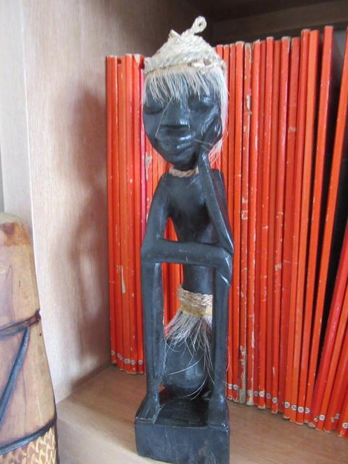 houten beeld-LOMBOK-INDONESIE-handgesneden-hoogte 26cm, Antiek en Kunst, Kunst | Beelden en Houtsnijwerken, Ophalen of Verzenden