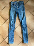 Levi's blauwe spijkerbroek W26 L32 310 Shaping Super Skinny, W27 (confectie 34) of kleiner, Gedragen, Levi's, Verzenden