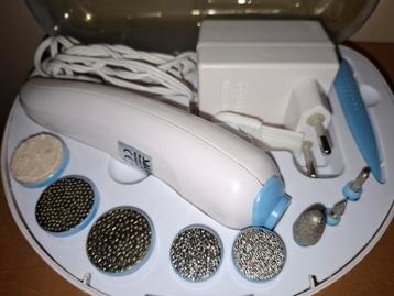 Pedicure set beschikbaar voor biedingen