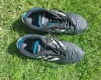 Voetbalschoenen Adidas maat 45 voor buiten., Ophalen, Gebruikt