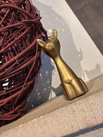 Vintage messing beeldje kat beschikbaar voor biedingen