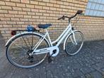 Witte damesfiets, zo goed als nieuw. Vanaf +/- 13/14 jaar, Ophalen, Zo goed als nieuw