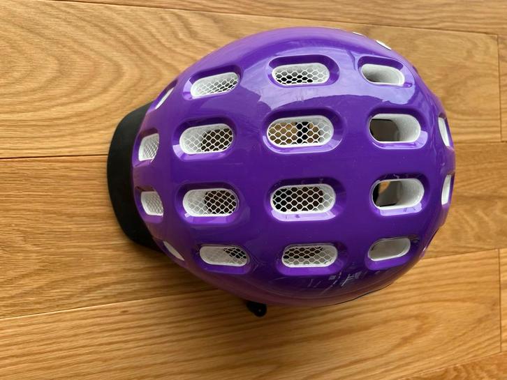 Woom Kids Helmet Purple - Medium 53-56 cm - As Good As New!, Vélos & Vélomoteurs, Accessoires vélo | Autres Accessoires de vélo