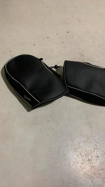 Vespa hand moffen orgineel  beschikbaar voor biedingen