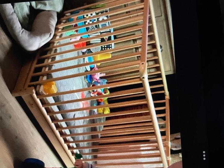 Houten park/ bed, Kinderen en Baby's, Kinderkamer | Bedden, Gebruikt, Matras, Ophalen