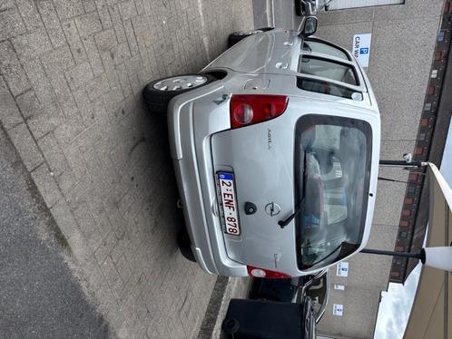 Opel agila, Auto's, Opel, Particulier, Agila, Benzine, Euro 5, Stadsauto, 5 deurs, Handgeschakeld, Zilver of Grijs, Zwart, Stof