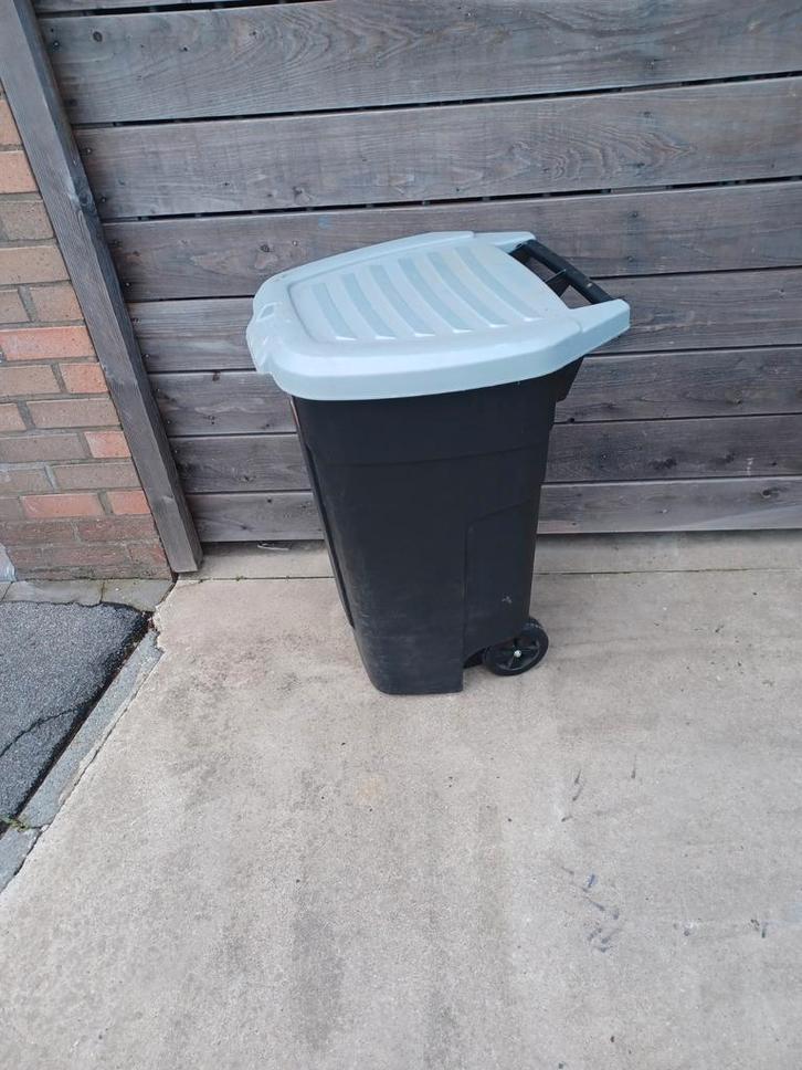 Vuilnisbak Op wielen met deksel 110L heb er twee per st15eur, Jardin & Terrasse, Outils à main, Enlèvement
