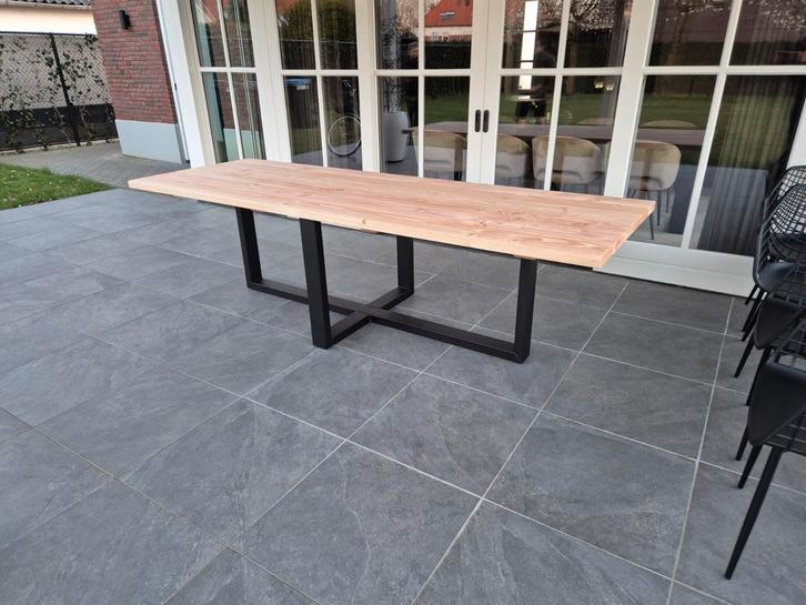 Prachtige Douglas tuintafels met gepoedercoate stalen poten, Tuin en Terras, Tuintafels, Nieuw, Ovaal, Ophalen