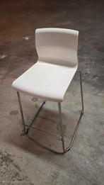 Witte IKEA kruk met metalen rugleuning en frame, 2 krukken, Ophalen, Zo goed als nieuw, Metaal