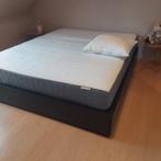 Lit Ikea, Enlèvement, Noir