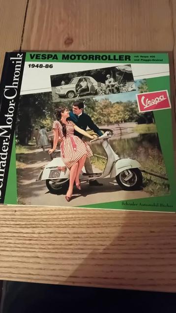 Vespa Motorroller boek beschikbaar voor biedingen