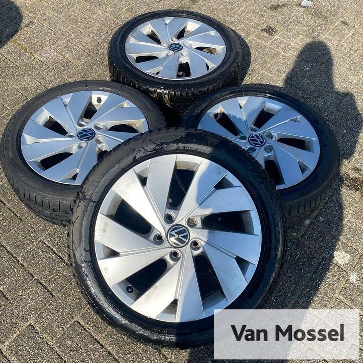 Vw Golf 8 Pirelli Sottozero 3 205/50/R17 93H, Auto-onderdelen, Banden en Velgen, Banden en Velgen, Winterbanden, 17 inch, 205 mm