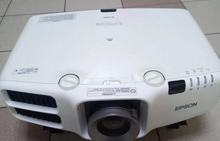 Projector Epson EB-G6350, Audio, Tv en Foto, Beamers, Zo goed als nieuw, LCD, Ultra HD (4K), Ophalen of Verzenden