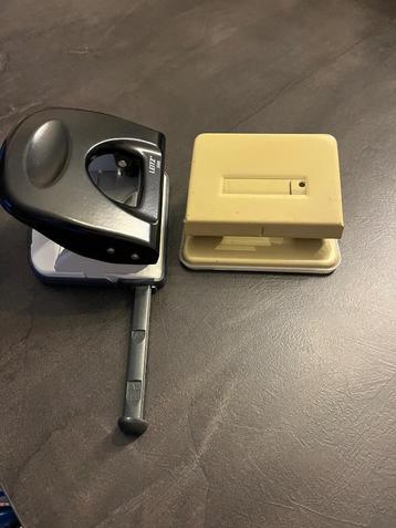 Set van 2 perforators  beschikbaar voor biedingen