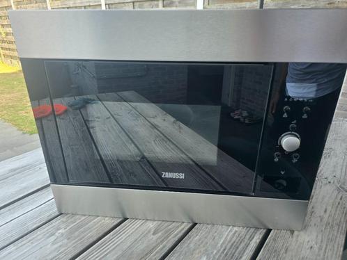 Zanussi inbouwmicrogolf ZMB26542XA – werkt nog maar verwarmt, Elektronische apparatuur, Microgolfovens, Niet werkend, Inbouw, Microgolfoven