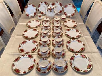 Royal Albert *Old country roses * 39 pièces 12 personnes beschikbaar voor biedingen