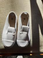 KINDER TURNSCHOENEN MAAT 26 ALS NIEUW, Sport en Fitness, Turnen, Ophalen of Verzenden, Nieuw, Wit, Turnschoenen