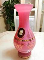 Mooie decoratieve roze vaas, Antiek en Kunst, Antiek | Glaswerk en Kristal, Ophalen