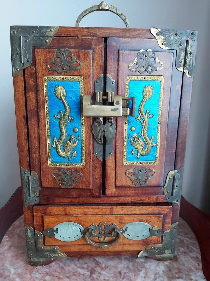 Chinese sieradenkist met origineel slot, Antiek en Kunst, Antiek | Meubels | Kasten, Ophalen of Verzenden