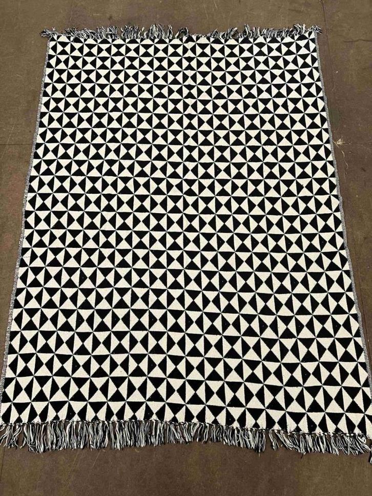 Grand foulard woonkleed plaid zwart wit, Huis en Inrichting, Woonaccessoires | Plaids en Woondekens, Zo goed als nieuw, Ophalen of Verzenden