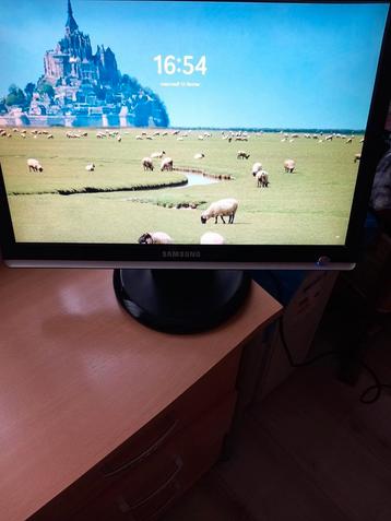 écran Samsung syncmaster 205 bw ou modèle 206 avec les 2 câb beschikbaar voor biedingen