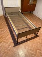 lit simple réglable en métal gratuit, Maison & Meubles, Chambre à coucher | Lits, 100 cm, Enlèvement, Une personne, Comme neuf