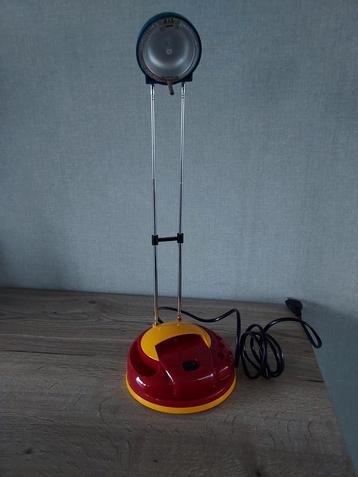 Bureau lamp met ledlamp beschikbaar voor biedingen