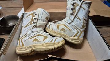 Snowboardschoenen maat 39 beschikbaar voor biedingen