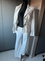 38 Dames ensemble broekpak 450€ met veel details getailleerd, Maat 38/40 (M), Kostuum of Pak, Wit, Nieuw