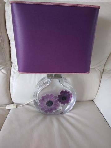 Coppelia DAUM FRANCE. Lamp met kap en Ghyczy tafeltje beschikbaar voor biedingen