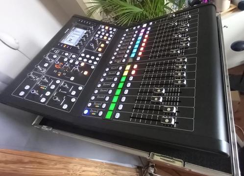 MIDAS M32R mengtafel + kist, Muziek en Instrumenten, Mengpanelen, Zo goed als nieuw, 20 kanalen of meer, Ophalen