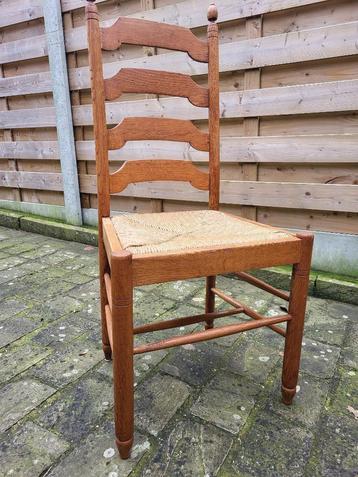 Stoelen beschikbaar voor biedingen