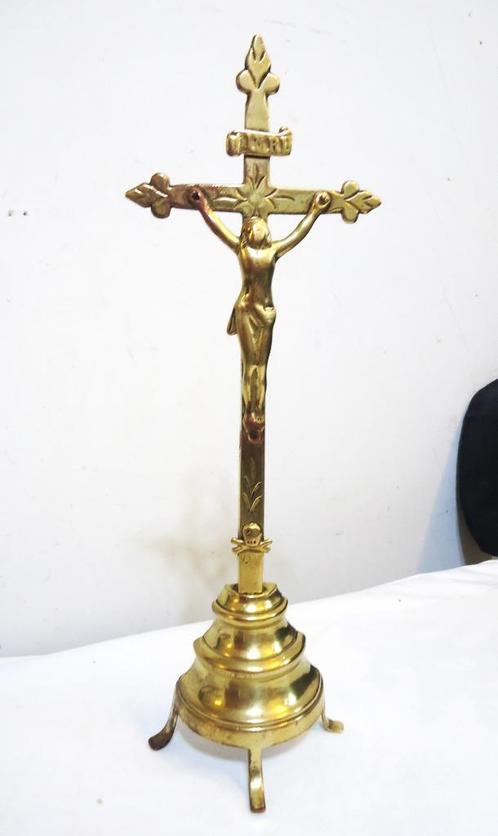 Croix crucifix Christ en laiton H 29😍🙏💑👀🎁👌, Antiquités & Art, Antiquités | Objets religieux, Enlèvement ou Envoi