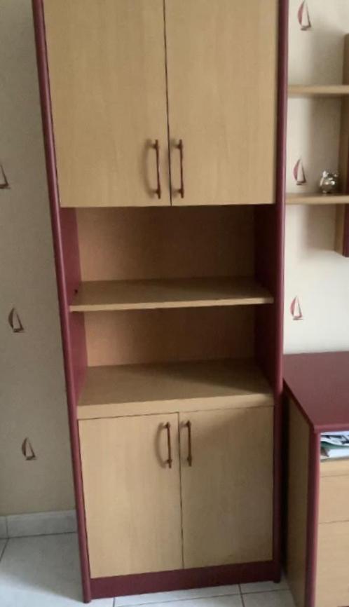 Praktische vitrinekast met veel opbergruimte in beukenhout, Huis en Inrichting, Kasten | Vitrinekasten, Gebruikt, 200 cm of meer