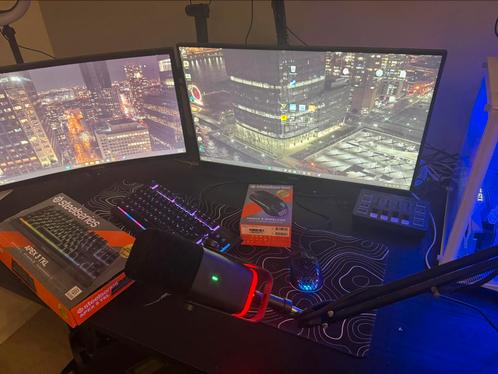 Gaming setup - Pc - 2 schermen + arm -mic - keyboard - mouse, Games en Spelcomputers, Games | Pc, Zo goed als nieuw, Overige genres