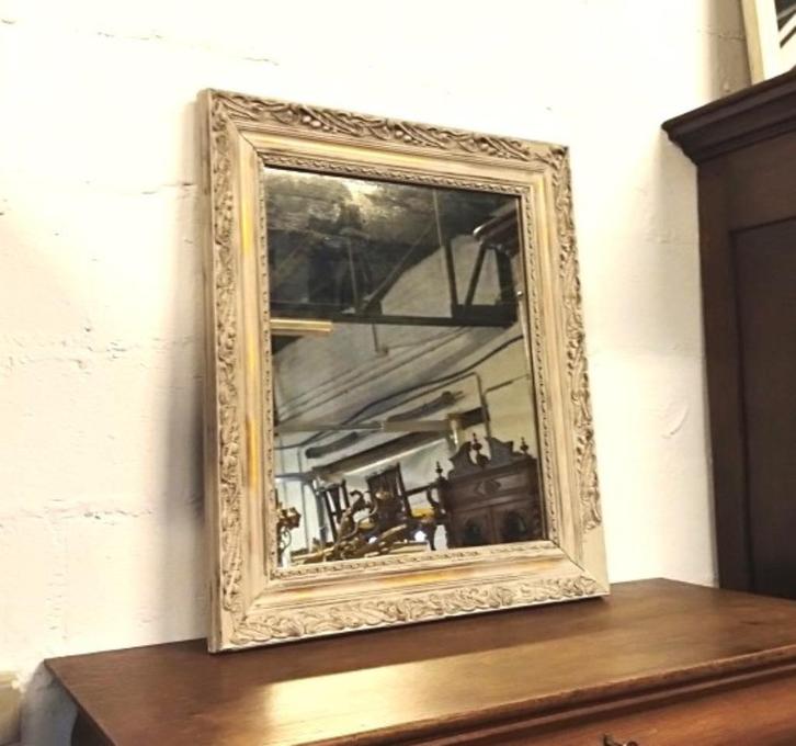 Grote antieke Barok spiegel met grijs/gouden kader 74 x 64, Huis en Inrichting, Woonaccessoires | Spiegels, Gebruikt, 50 tot 75 cm