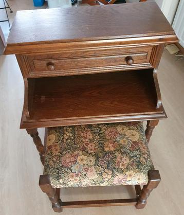 Petit meuble "téléphone " beschikbaar voor biedingen